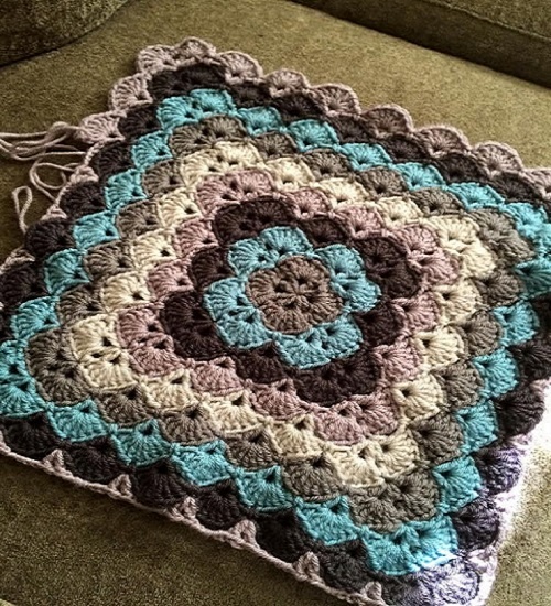 Crochet shell baby discount blanket