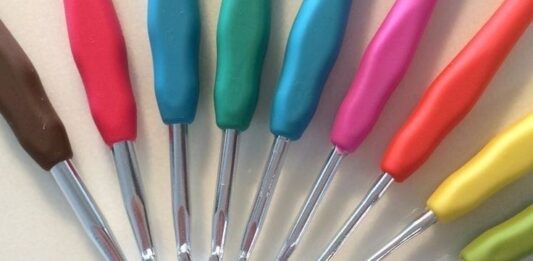 Crochet hooks: Types and tips for beginners